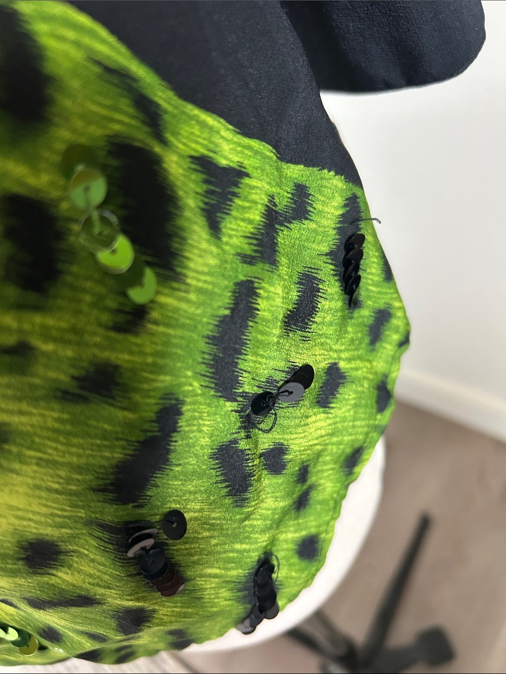 Vintage Diane Gilman neon green silk, a leopard sequin button down blouse M - Picture 10 of 13